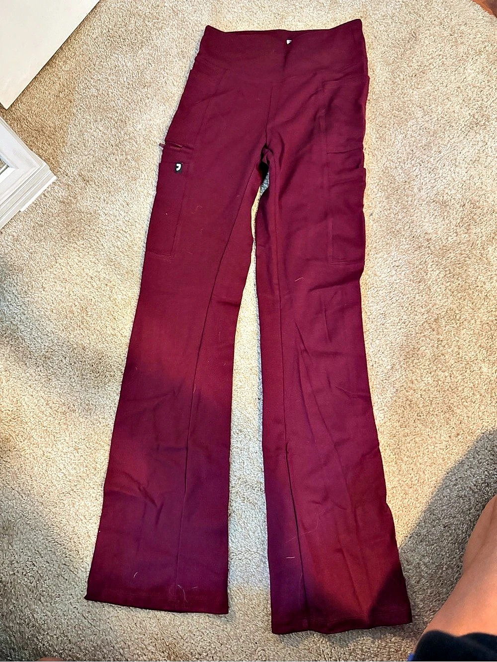 Jaanuu Ultrasoft yoga scrub Pants Burgundy Size Small Tall